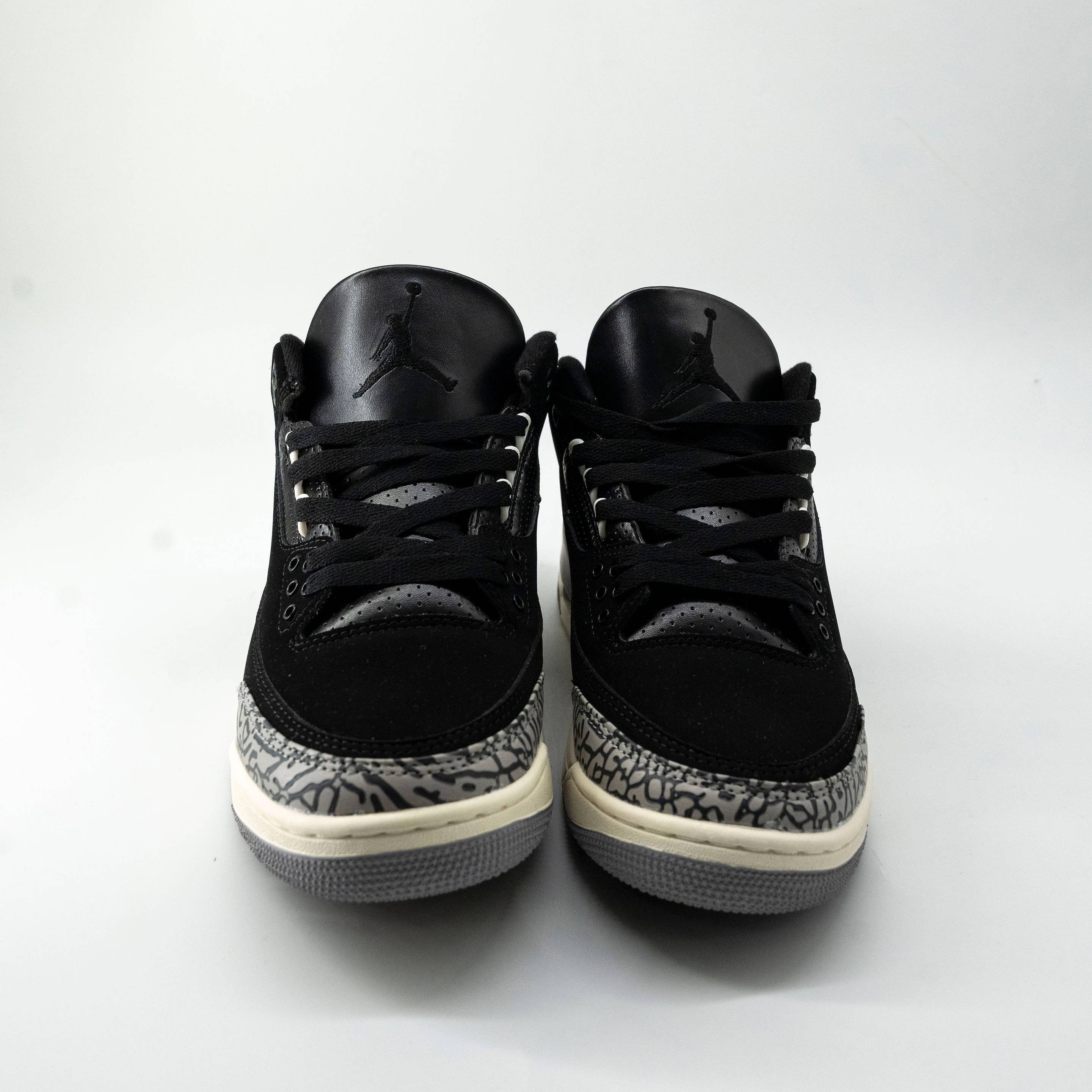 Air Jordan 3 black