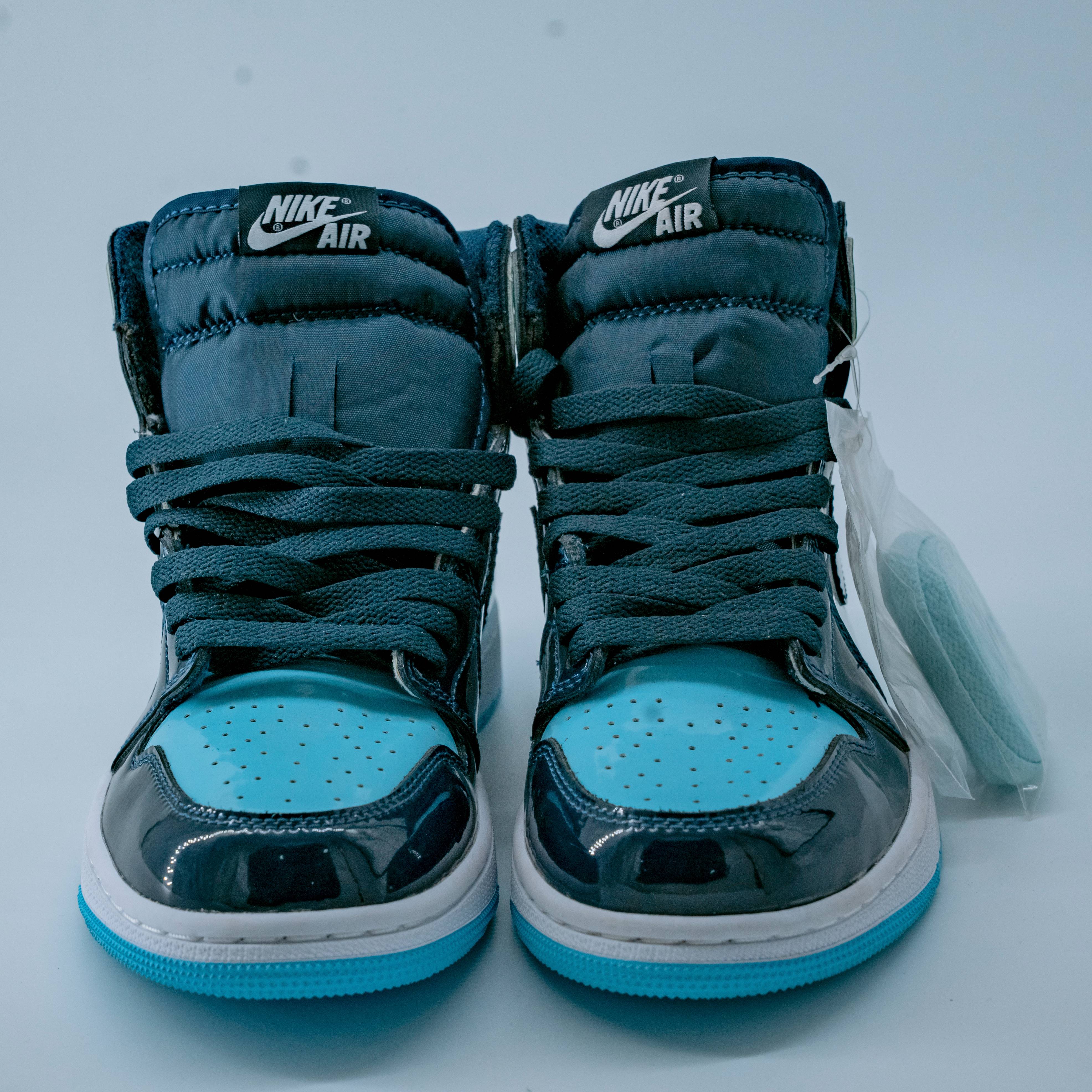 Air Jordan 1 high patent UNC