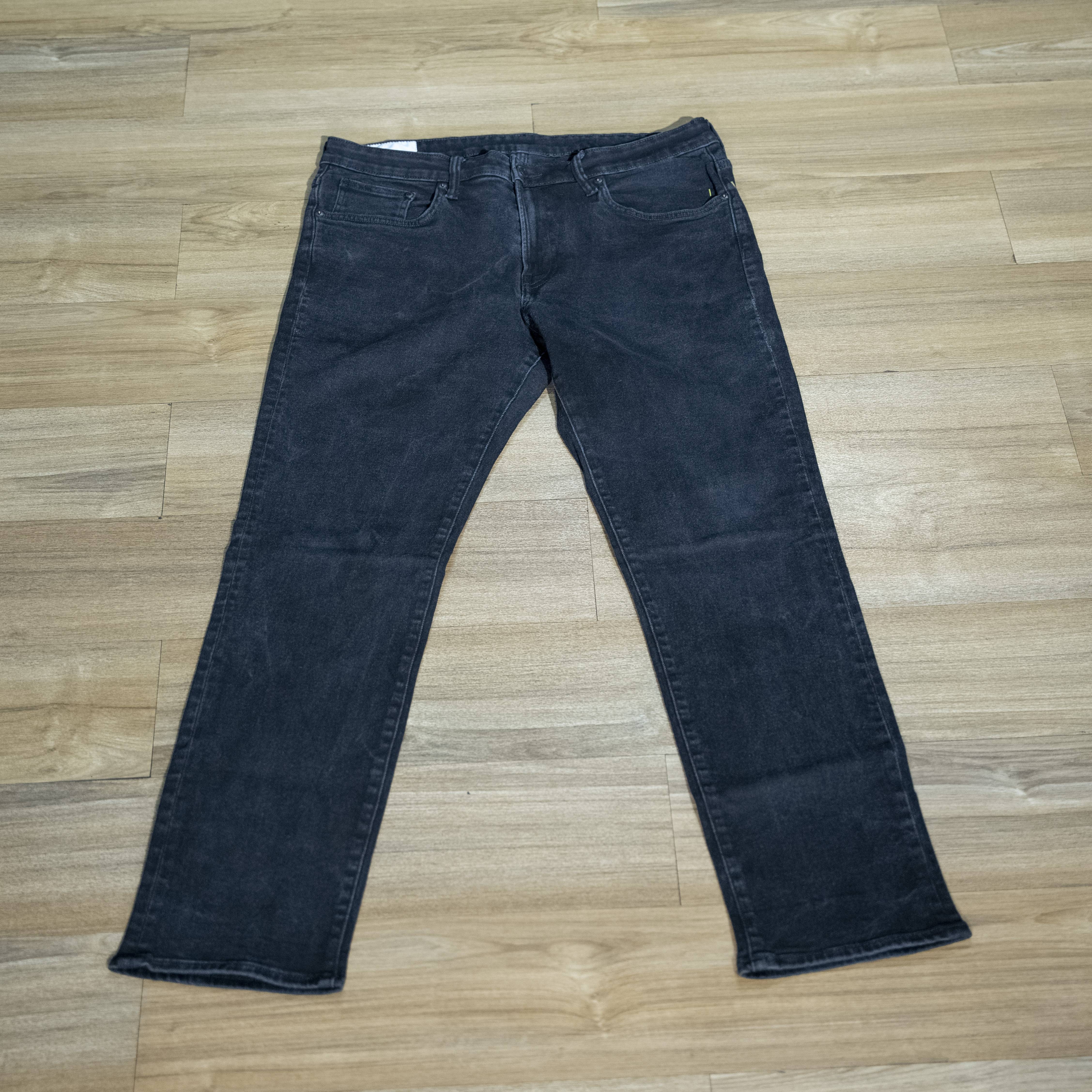 Men's Black Wash Slim-Fit Jeans