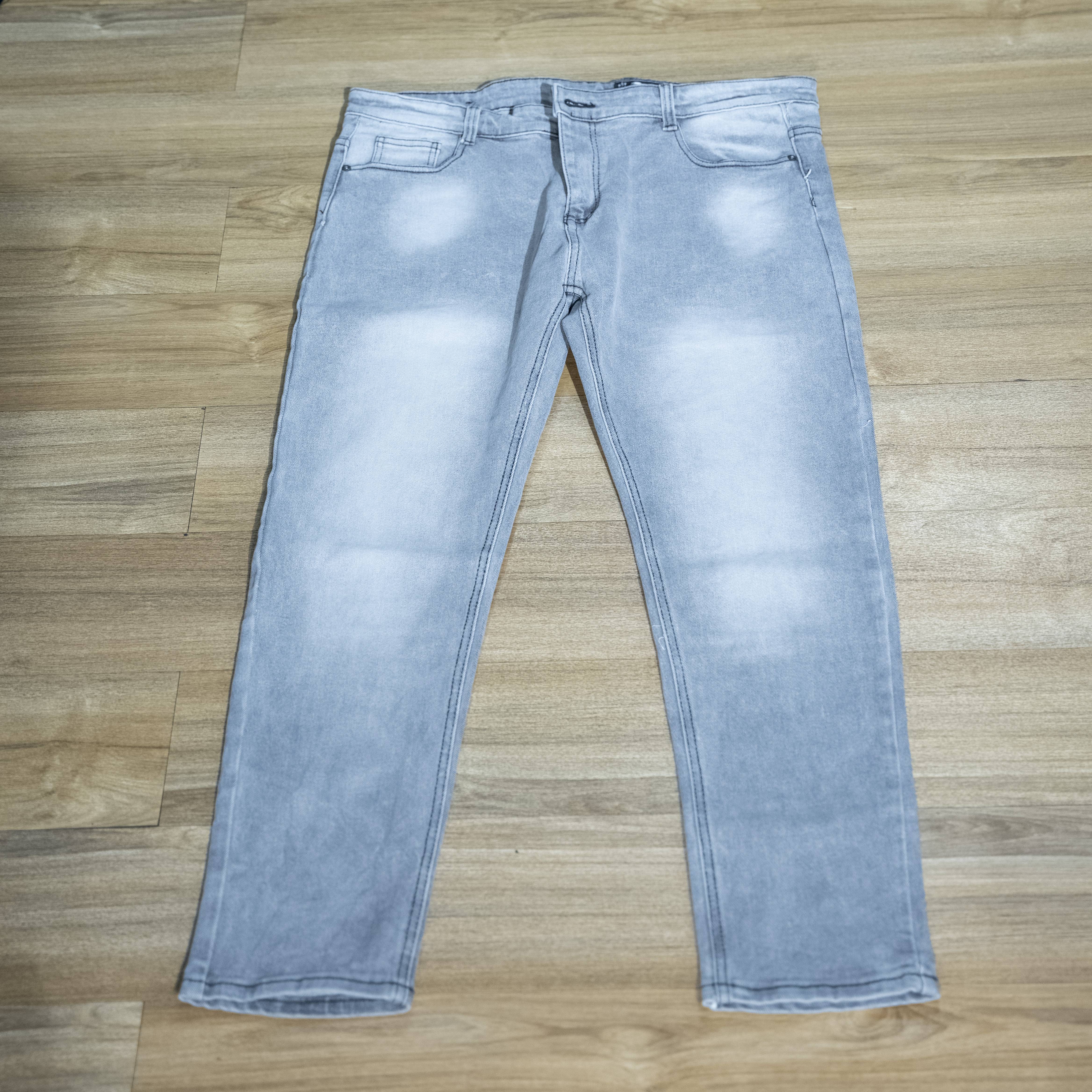 Men's Light Grey Washed Slim-Fit Jeans