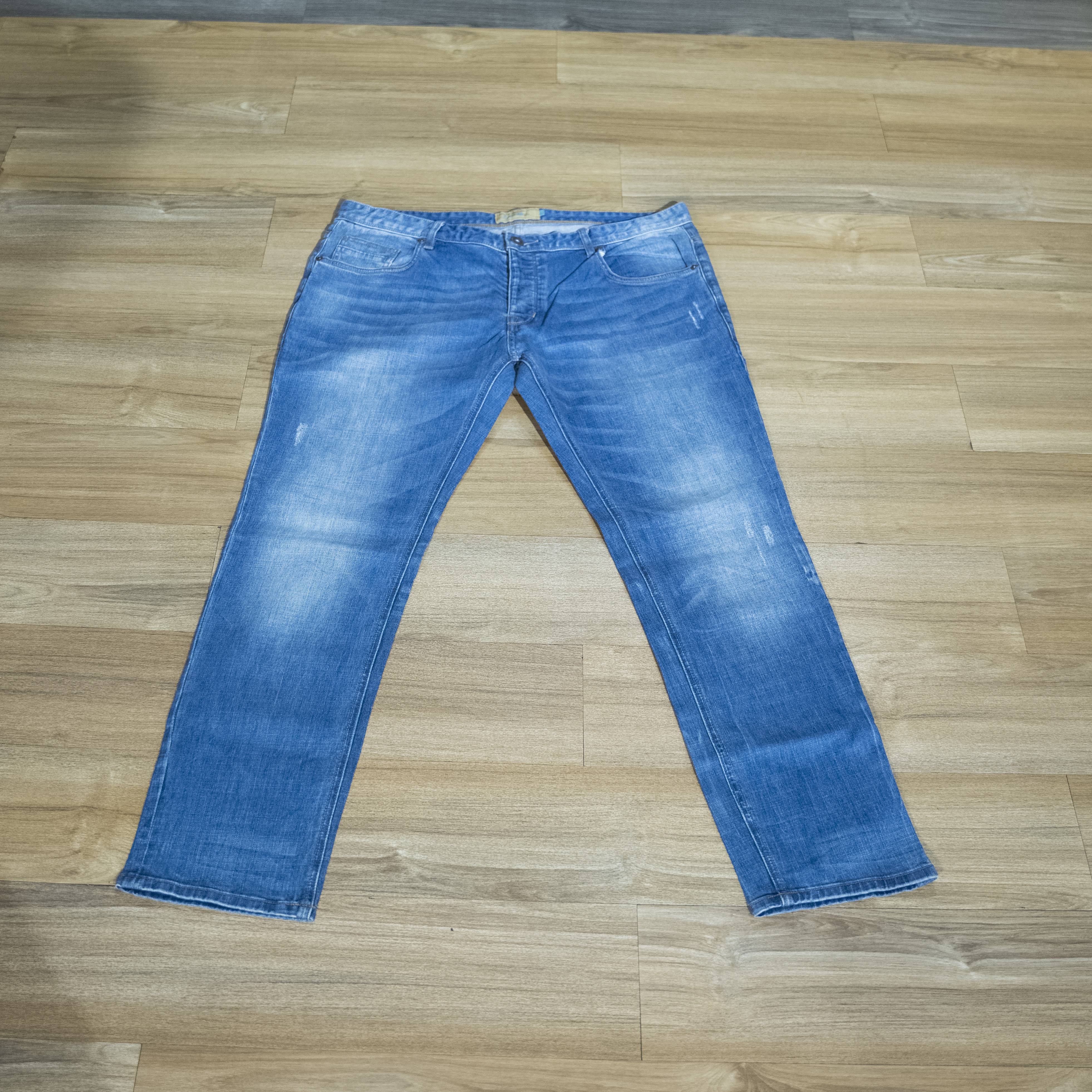 Men's Mid Blue Straight-Leg Jeans