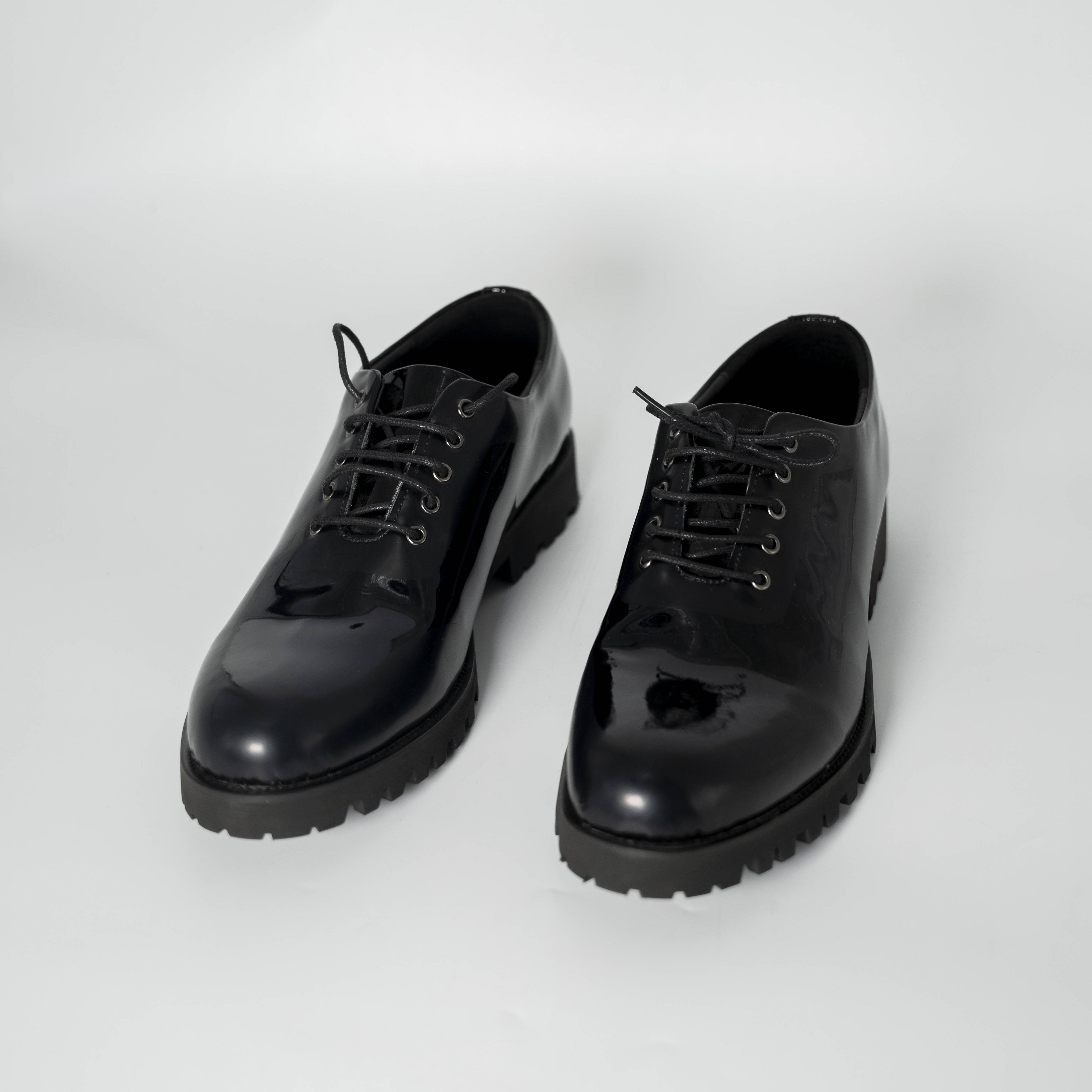 Men's Black Patent Leather Lace-Up Derby Shoes