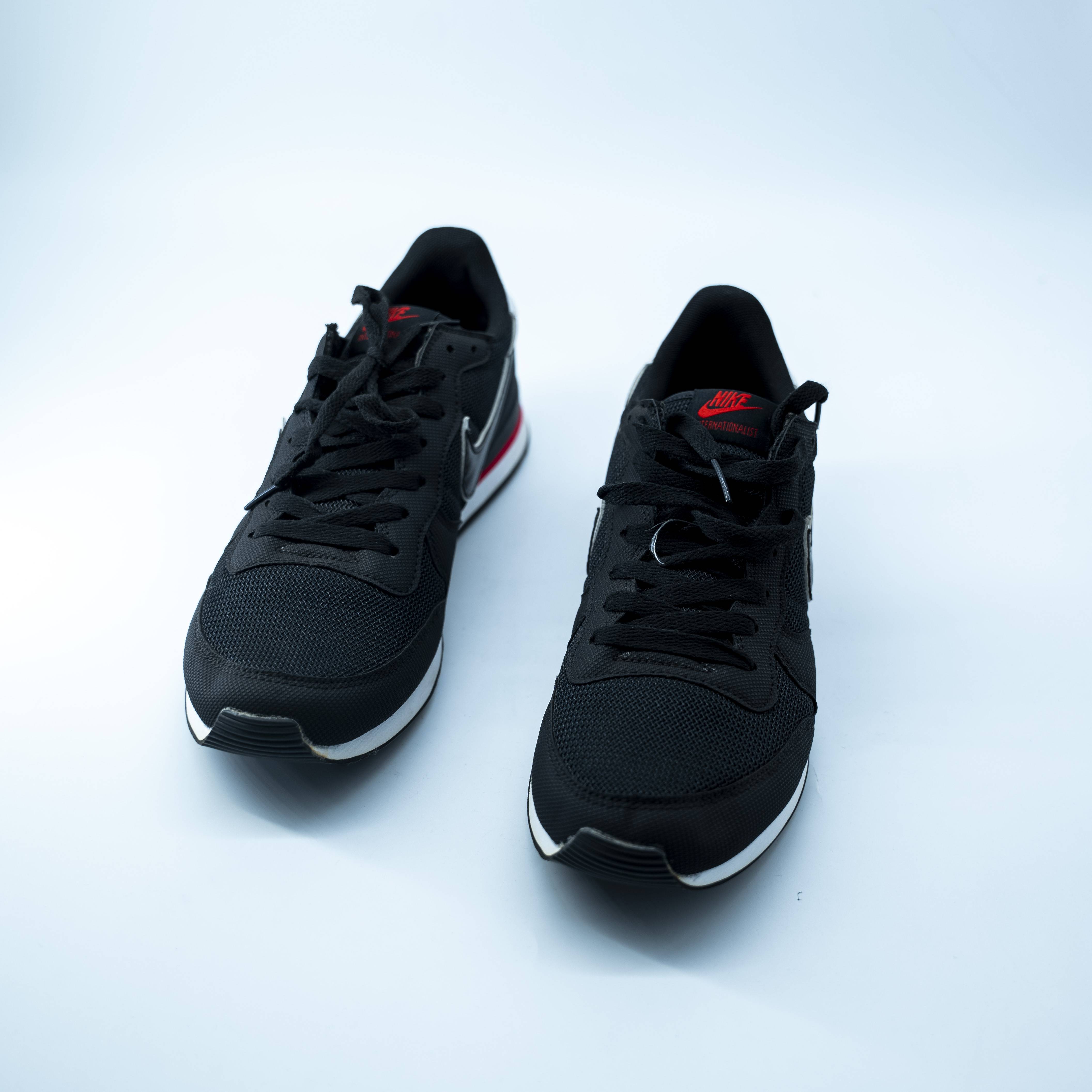 Nike Black & Red Lifestyle Sneakers