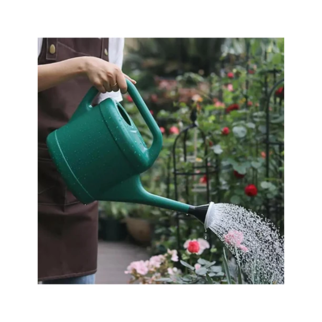 PLASTIC WATERING CAN 9L