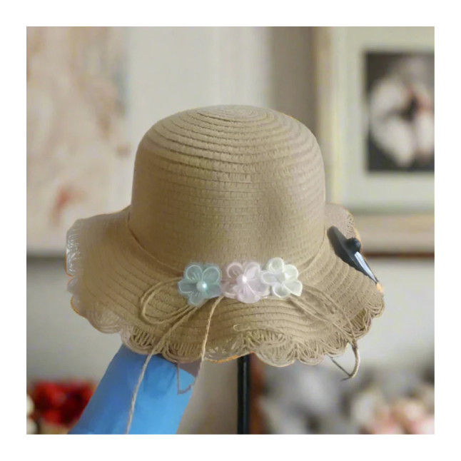 BEIGE FLORAL STRAW HAT WITH SCALLOPED EDGE