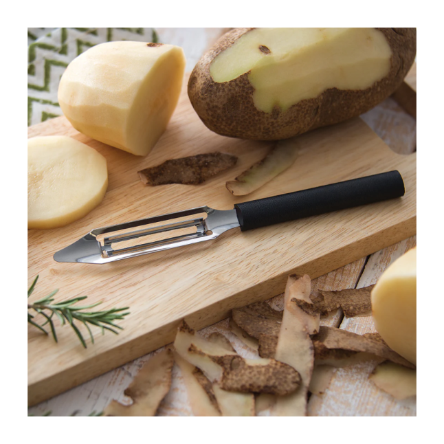 KITCHEN VEGETABLE PEELERS OR POTATO PEELERS