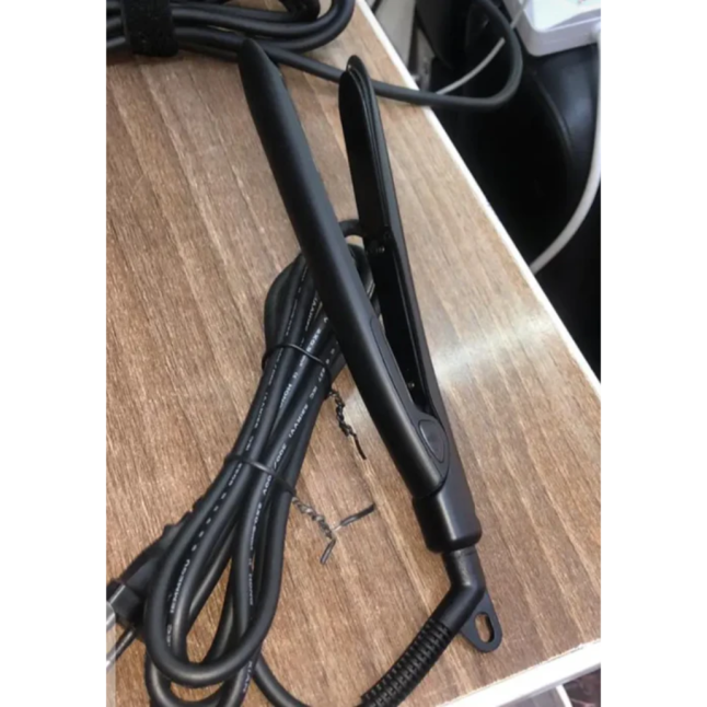 SMALLER FLAT IRON HAIR STRAIGHTENER