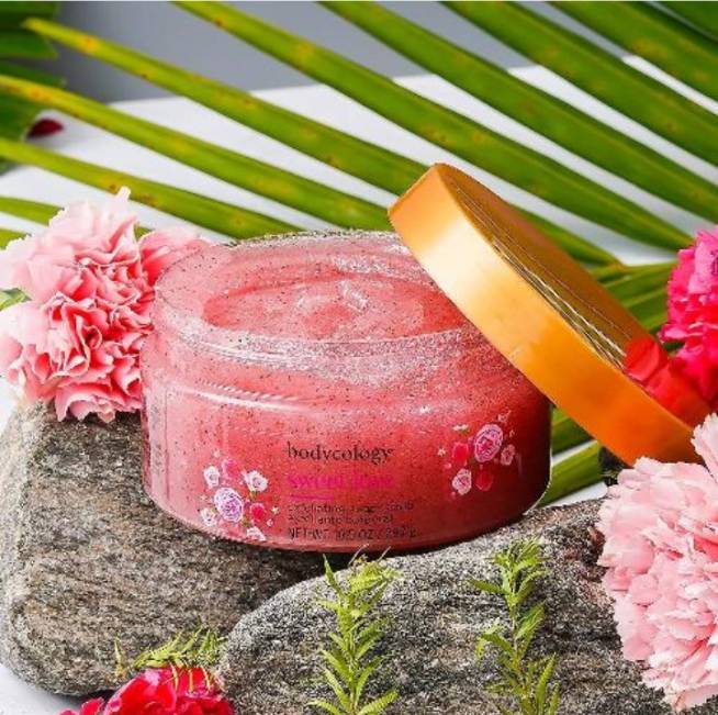 Bodycology sweet love sugar scrub 297g