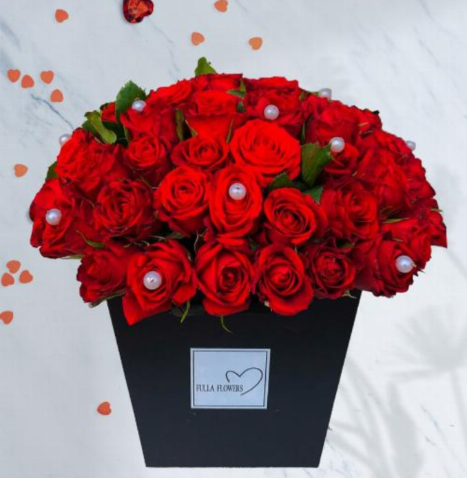Red roses special box with beads
