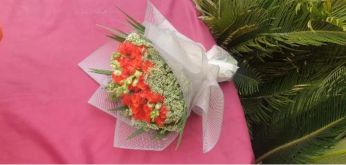 Medium special valentine Bouquet