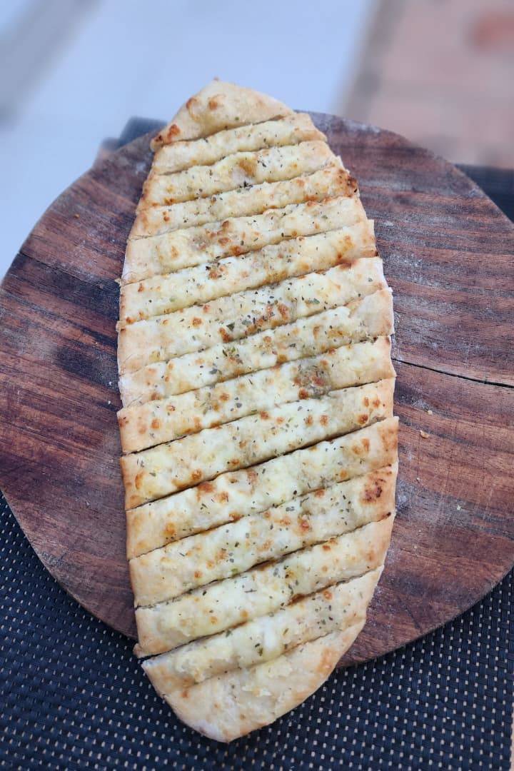 Cheesy garlic bread