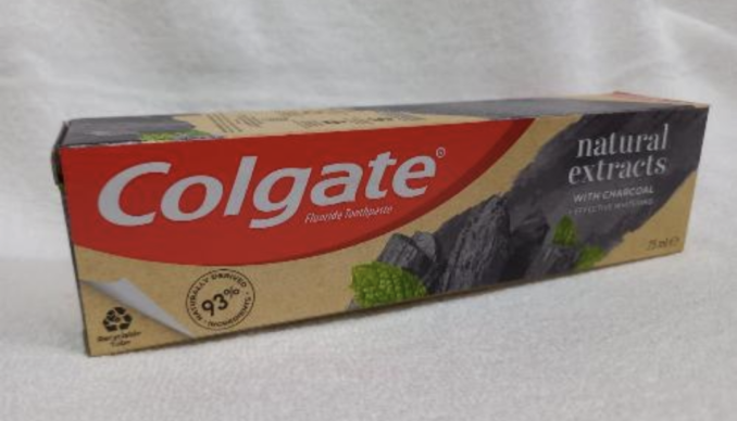 Colgate natural extracts with CHARCOAL + EFFECTIVE WHITENING 75ml