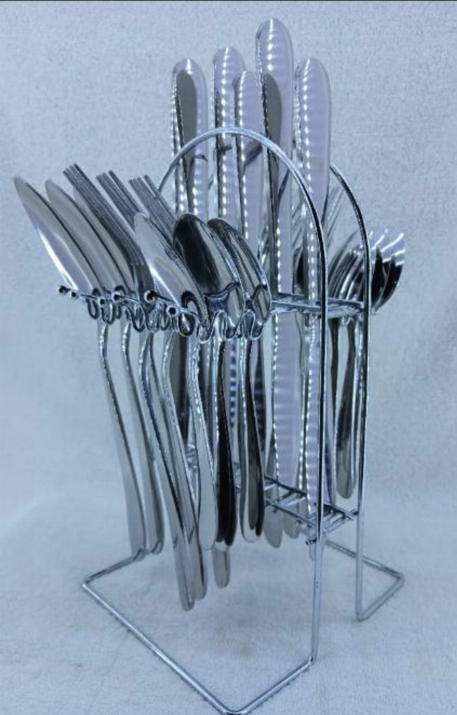 24pcs cutlery set
6 Dinner knives, 6 Dinner forks,6 Dinner spoons and 6 Tea spoons