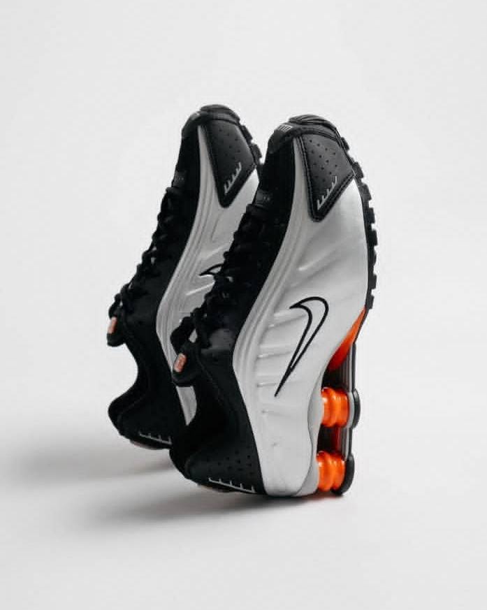 Shox R4 black