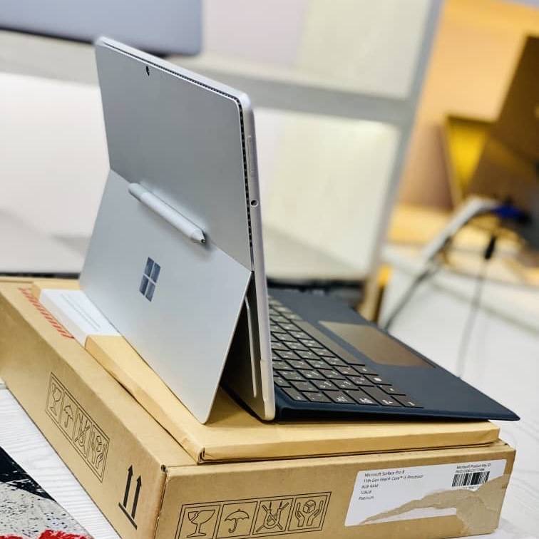 Surface pro 4
i5 7th generation 
SSD:256 GB
RAM: 8GB
processor @2.50GHZ
Battery 🔋: 5hrs
 @BIOS GETS TECHNOLOGY