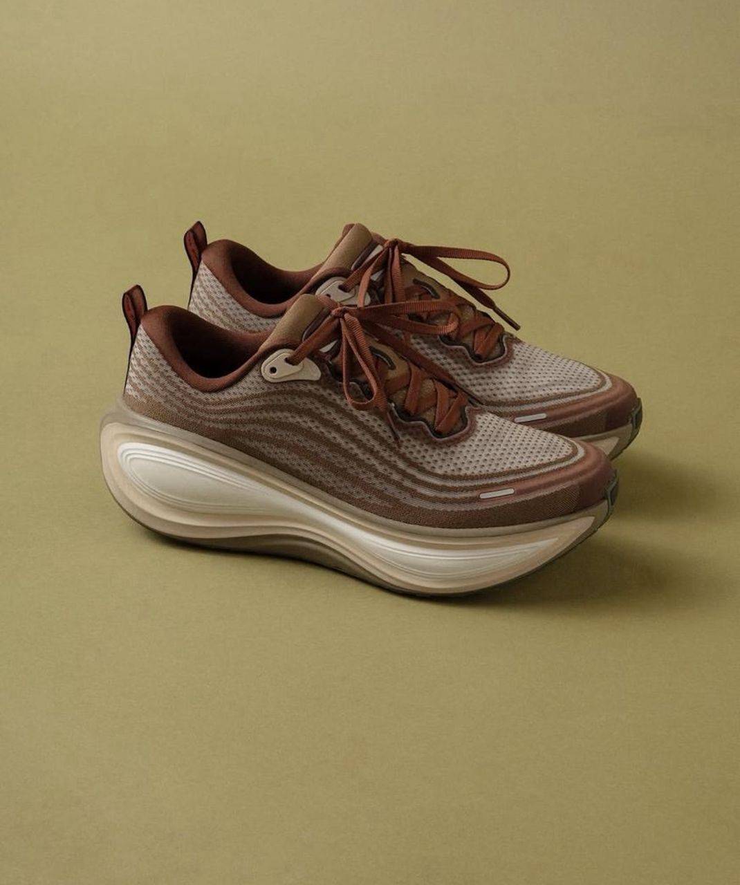 Nike Vomero Plus sneakers